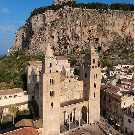 Apartment Charles Cefalu
