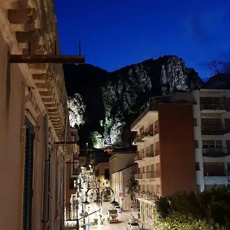Charles Apartamento